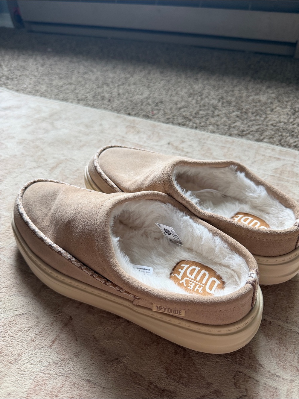 Hey Dude Women's Beige Tan Faux-Fur Slip-On Clogs